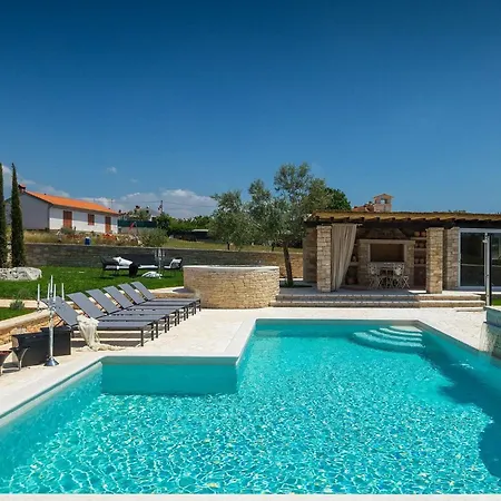 Piccolo Paradiso Tatil Evi *